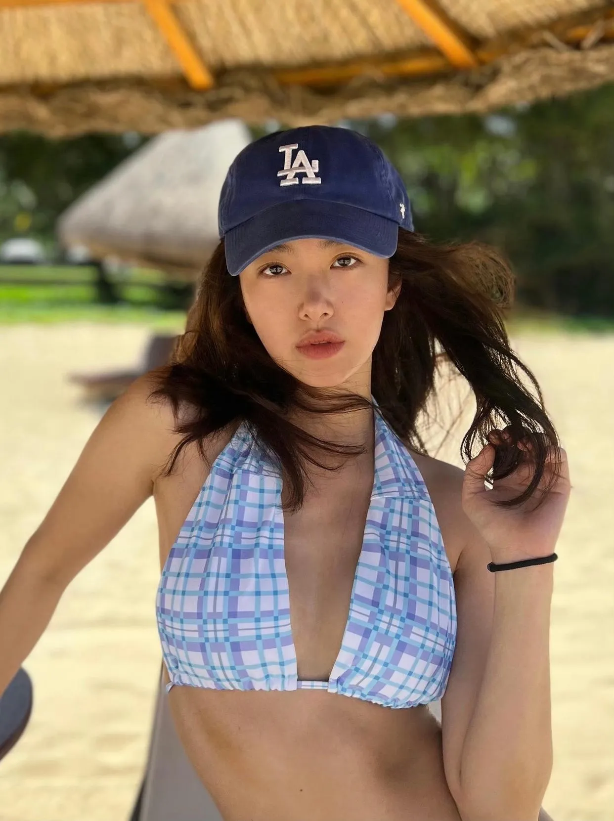 【杨采钰超辣泳装照曝光，身材劲爆丰乳肥臀，胸部傲人臀部紧翘，充满热辣诱...