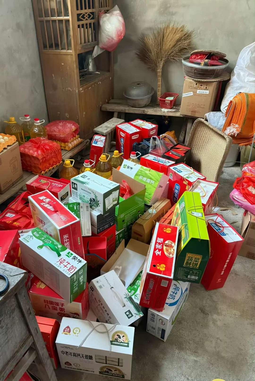 过年收的礼品堆成山，我现在愁得睡不着！