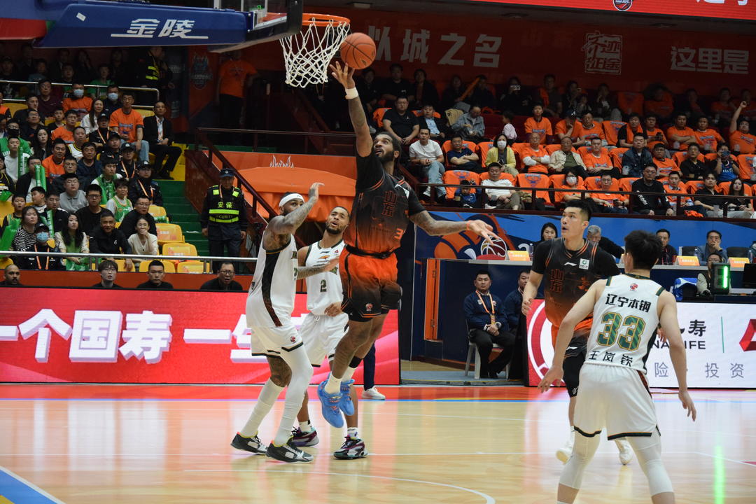 谁来为进攻添把柴？山东男篮67：77不敌辽宁，季后赛命悬一线 齐鲁晚报...