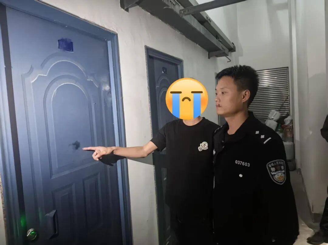 【淄博一小区储藏室里的飞天茅台、贵州大曲不见了！5人被抓，其中一人为同楼住户】10月9日，淄博市公安局经济开发区分局傅家派出所接到群众报警称，自家负一层储藏室内的一箱飞天茅台酒、两箱贵州大曲酒被盗。接警后，分局迅速开展调查取证工作，于次日快速侦破该案。经查，9月28日21时许，几名嫌疑人 ​