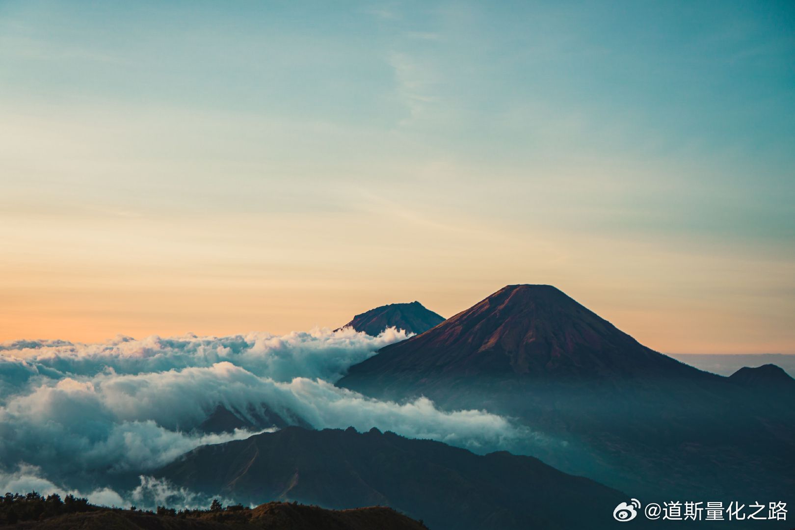 【电报解读】小鹏汇天陆地航母飞行器将进入沙盒试运行，机构称特斯拉新一代Roadster“飞行汽车”功能雏形将在海外推动相关场景需求释放，这家公司参与了eVTOL等智能飞行器和核心零部件的研发制造 ​