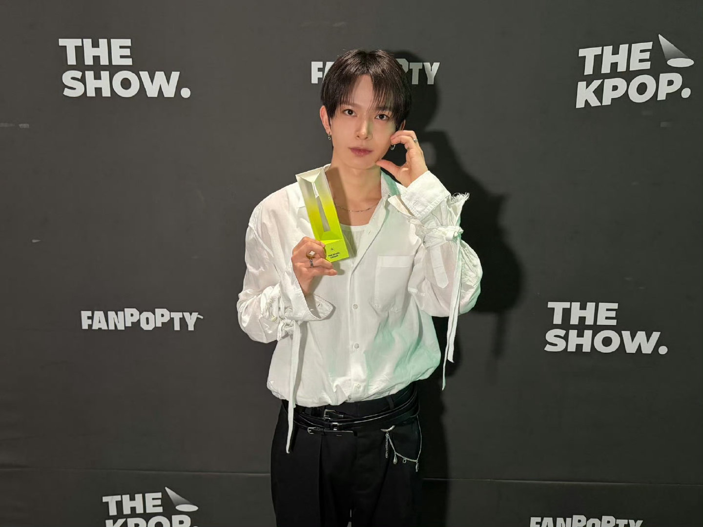 #李羲承一位#恭喜李羲承拿下初一位🥇
solo后全新的篇章正式开启，这首歌的诚意，值得被看见！
往后的舞台，尽情发光吧。 ​
