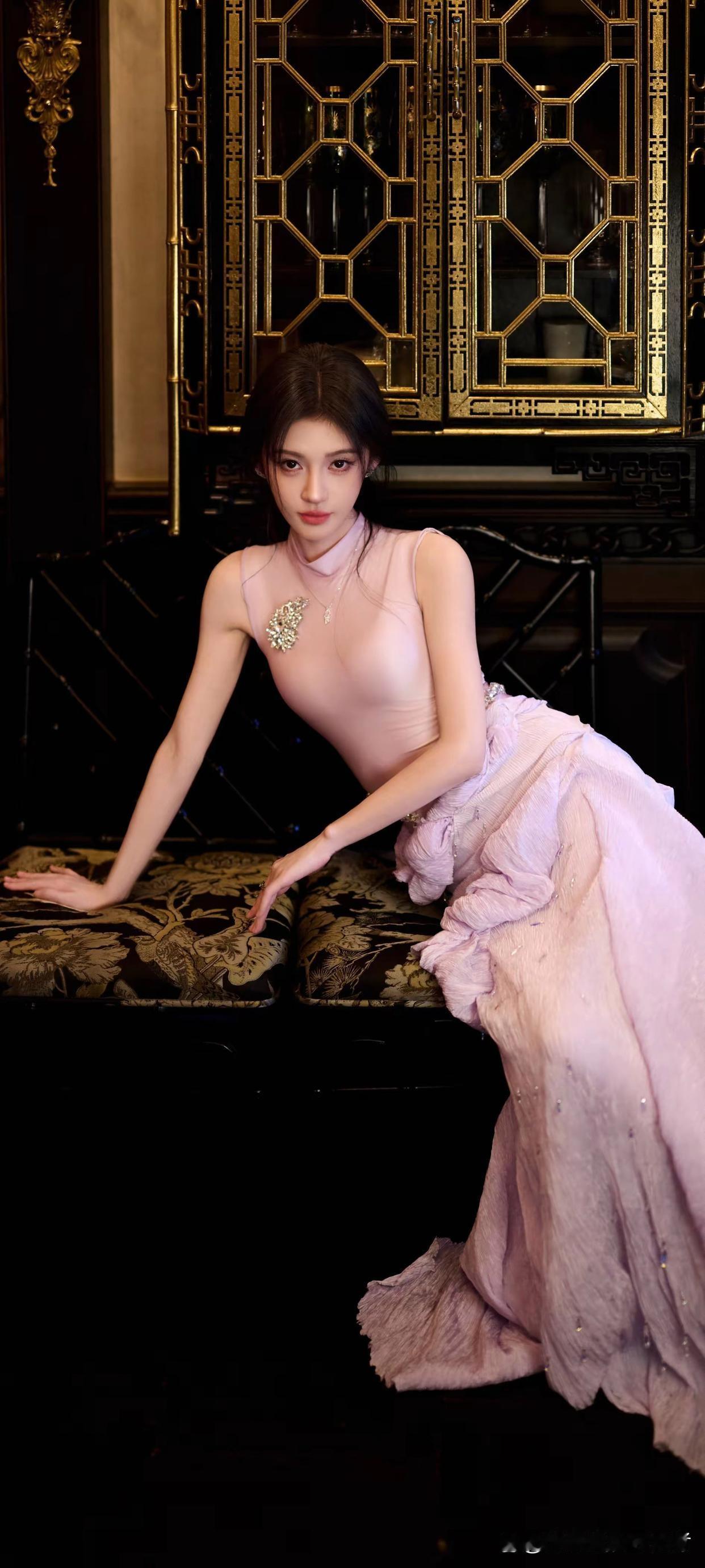 她的美，无与伦比