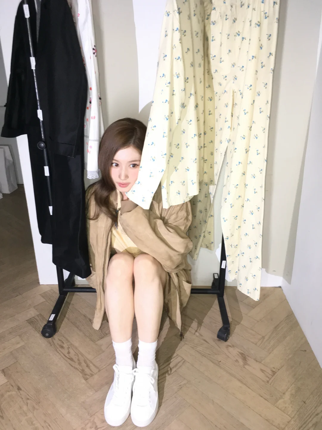 是女大吧🫠Sana ins 更新 PradaCourt