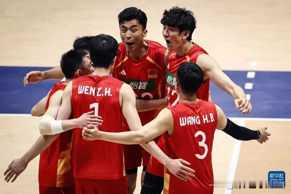 亚洲男排亚锦赛今日赛程，中伊对决争夺小组头名
 
2026年9月9日亚锦赛小组赛，中国男排将直面伊朗，这场比赛决定B组第一名归属，两队在此之前小组赛两战全胜，没有丢掉任何一局。
 
今天一共三场小组赛，早上九点A组巴林对战阿曼。中午十二点半C组中国台北对阵泰国。下午四点，B组焦点大战伊朗对阵中国，央
