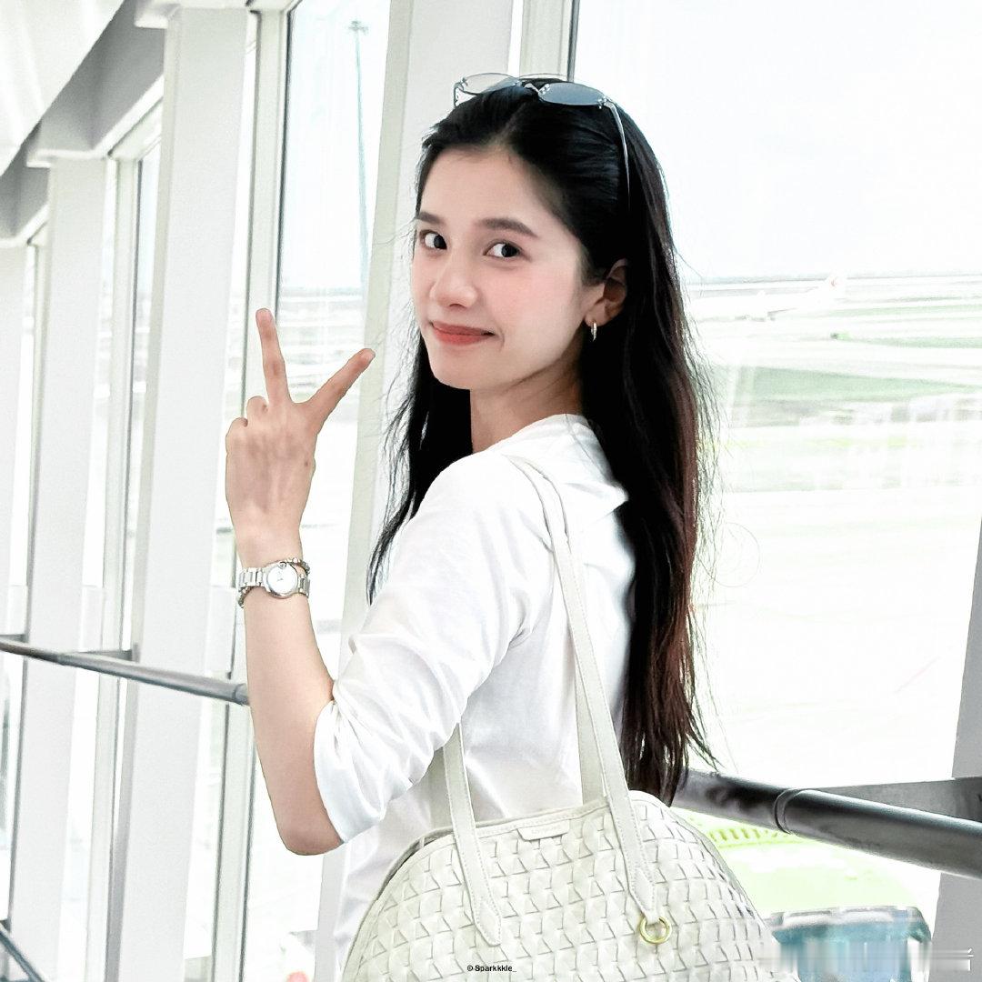 #张婧仪[超话]##张婧仪陈清雾##张婧仪苗靖##张婧仪缇兰##张婧仪任冬雪##张婧仪代言比亚迪秦MAX# 无论哪个词，都及不上你半分的惊艳 ​
