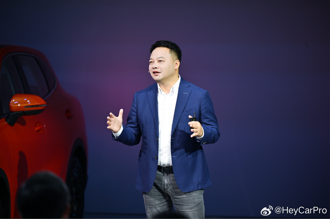 12款产品成都车展齐亮相，奇瑞吹响全球车“集结号”

8月21日，2026成都国际车展正式启幕。奇瑞集团以“中国汽车 全球冠军”为核心主题，集结奇瑞、星途、捷途、iCAR、纵横五大品牌，携38款车型登陆5号馆。其中奇瑞品牌主力展出12款车型，涵盖全新艾瑞泽7全球首秀、风云A9与风云T7双旗舰同台、QQ3摩登 ​