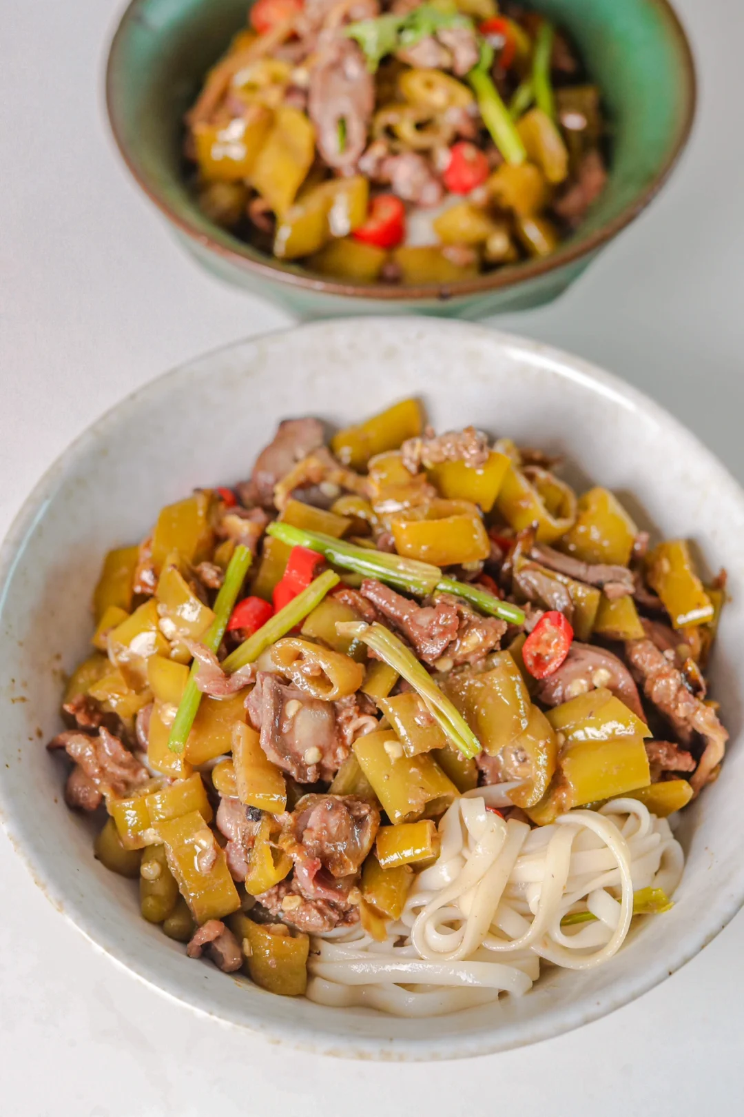 坚持做1000种面不重样（248）泡椒鸡杂米粉