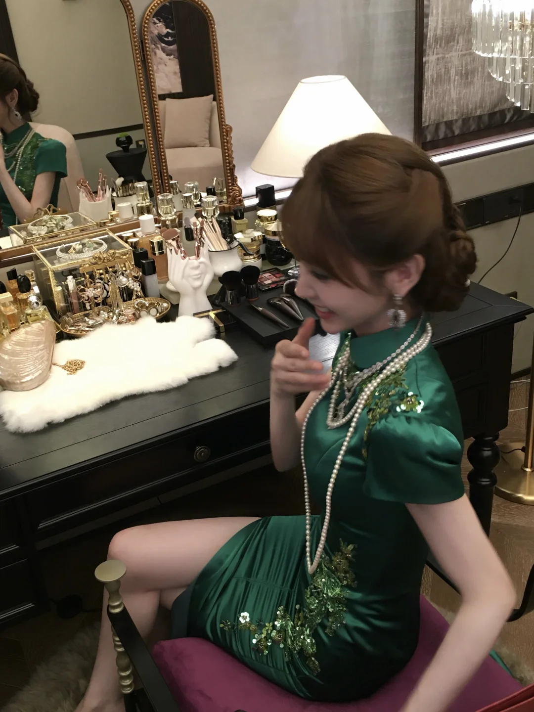 没想到小田还有新图🫢正面开叉设计太美了💚