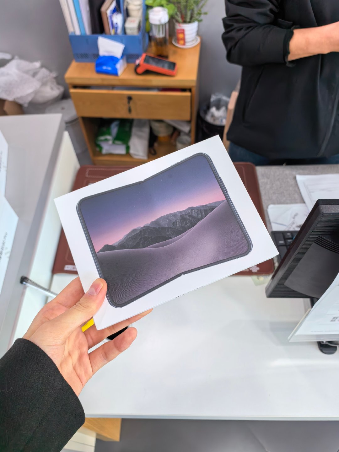 感谢我好大哥，让我在店里直接原价取走iPhone Duo[努力] ​