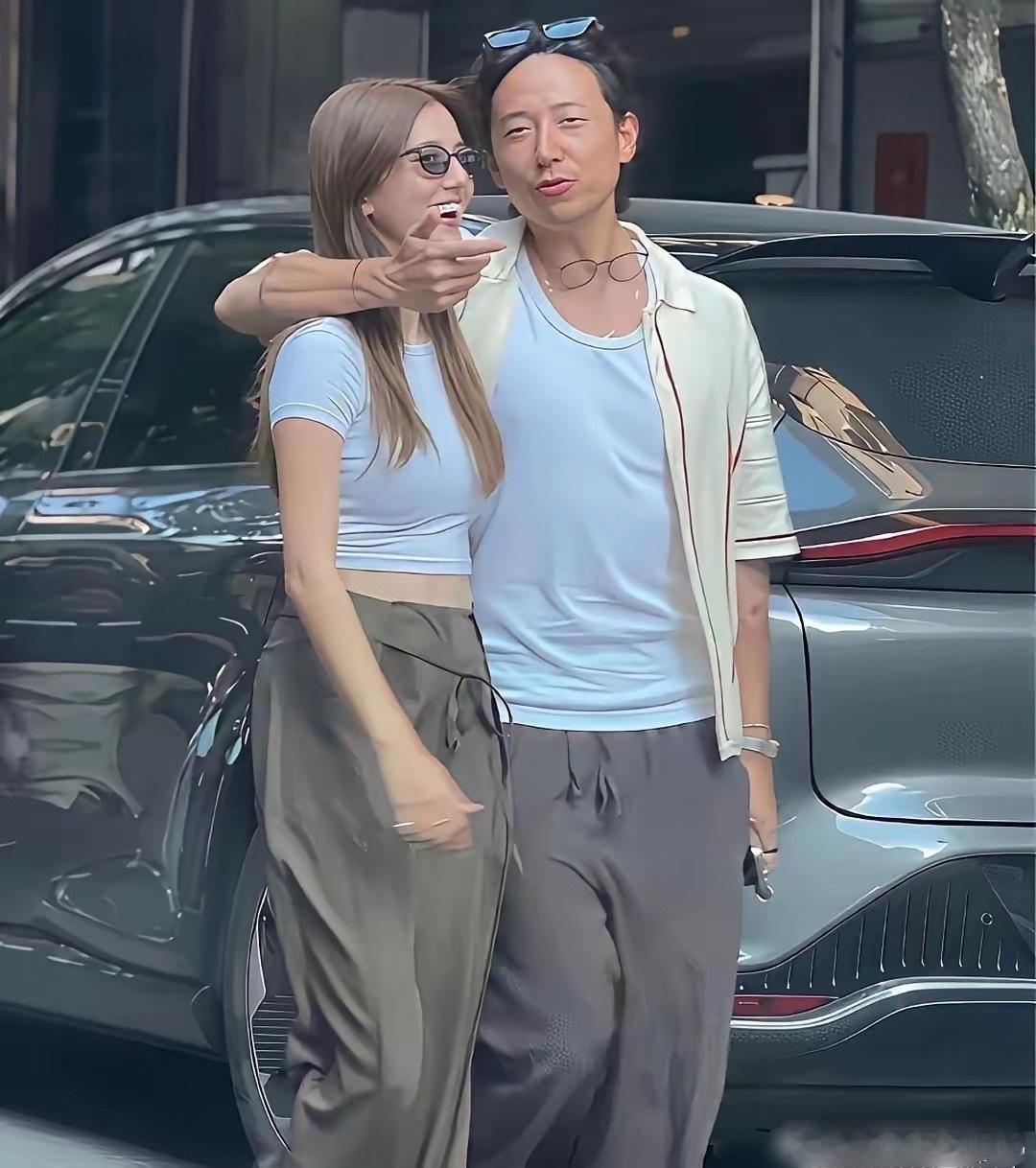 吴千语这次真是找对人了！和老公一起逛街，满脸都写着幸福。 ​​​