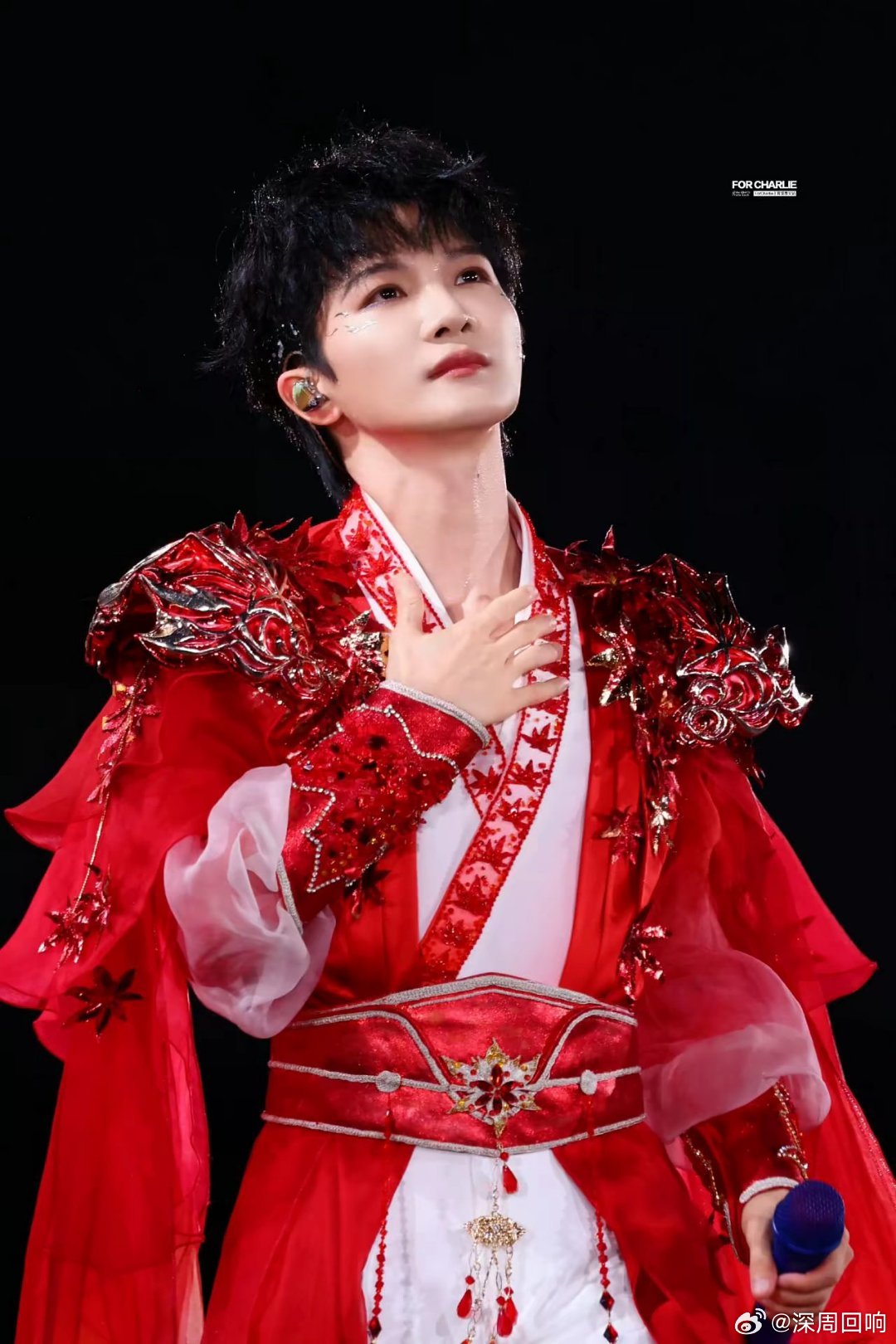 #卡布叻_周深[超话]# 哇哦，帅气的深深，这是中式结婚 ​
