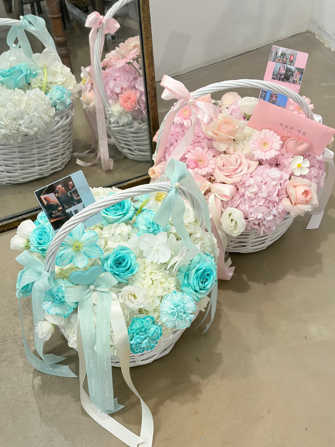 祝贺你们新剧开播🥺🩷🩵
-Yejinsoneson & Hyunbinabin

两个小花篮💐送去玄彬孙艺珍公司[拜托] ​