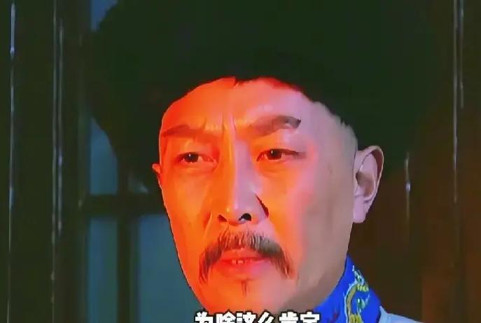 穿越成康熙年间的现代人，你知道四阿哥胤禛终将胜出。于是你殚精竭虑，将所知的一切未来细节，都化作了为他谋划的方略。脏活，你来做；密信，你来写；见不得光的关系，你去牵。你成了雍亲王身边最隐秘的那把刀，也成了他潜邸中最知晓底细的人。终于，康熙驾崩，胤禛登基，改元雍正。那一夜，紫禁城的灯火格外辉煌。你跪在昔