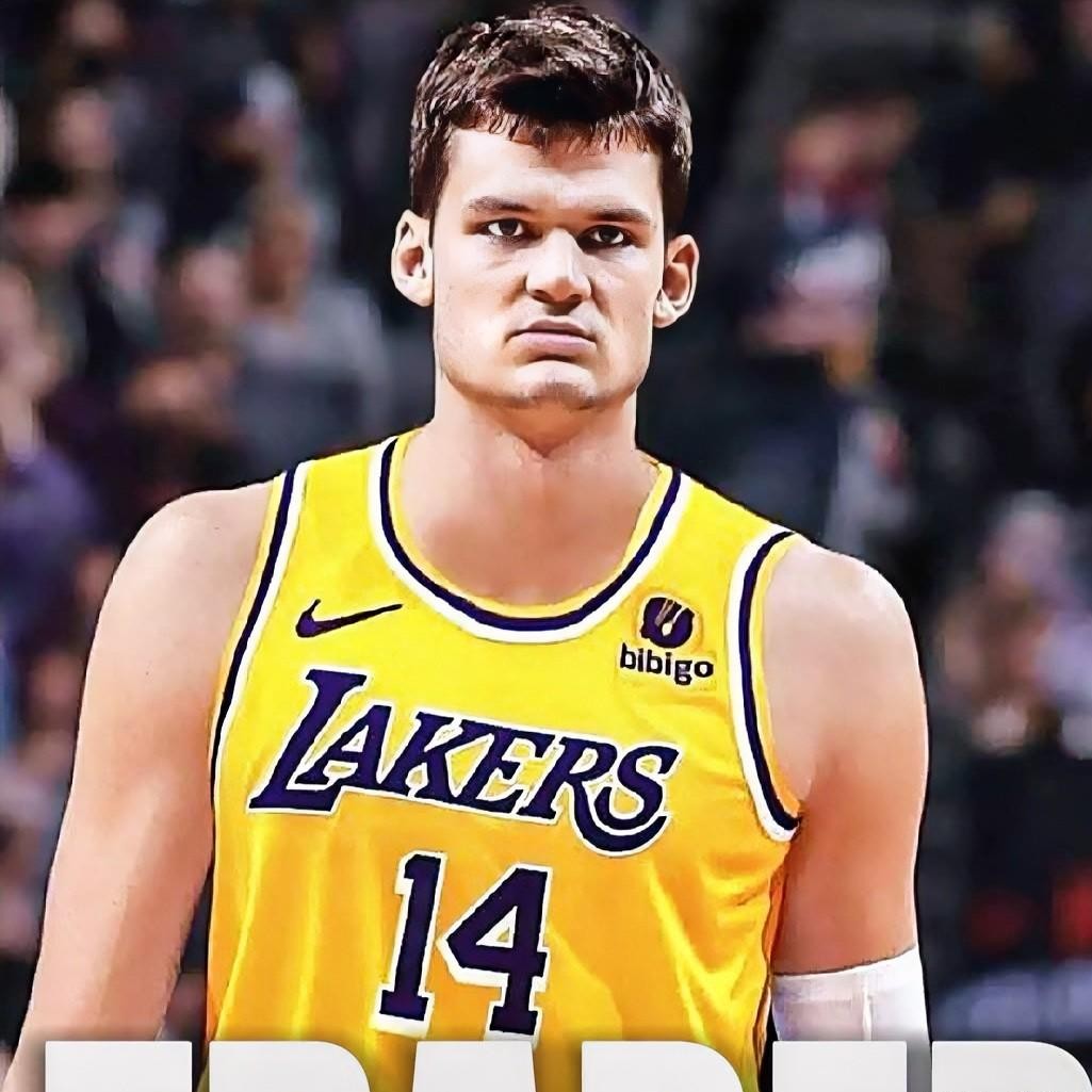 湖人花1.3亿，立马出效果了！在2026年10月14日进行的NBA季前赛中，湖人虽以89比101不敌勇士，但迎来紫金生涯首秀的新援中锋沃克·凯斯勒，却交出了一份极具说服力的答卷。整场比赛，凯斯勒仅登场15分55秒，便以6投4中、罚球4中3的高效表现，贡献了11分9篮板1助攻1抢断1盖帽的全面数据。更