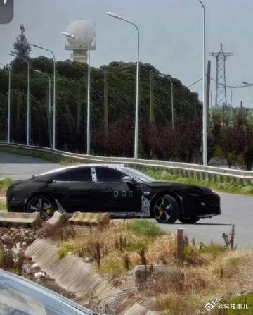 小米全新旗舰轿车SU9 LUX要来了？告别轿跑路线，小米SU9 LUX入局40万级行政豪华市场，对标BBA。大家觉得小米能啃下吗？ ​