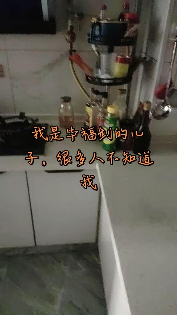 【现场直击：文班亚马超远三分 】这恐怖的射程！加时关键时刻马刺落后3分，文班刚过半场直接出手超远3分板平分！NBA季后赛马刺VS雷霆