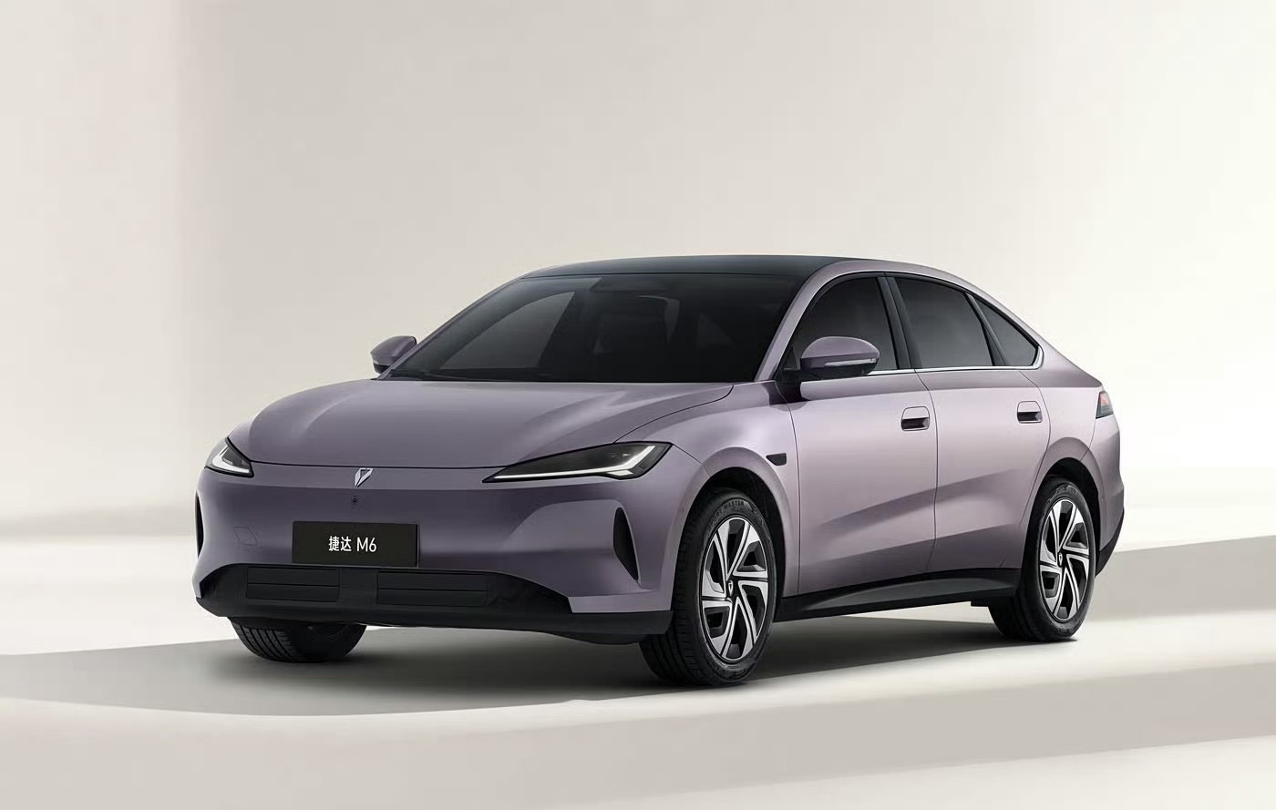 8万块买大众纯电轿车？捷达M6都这个价了