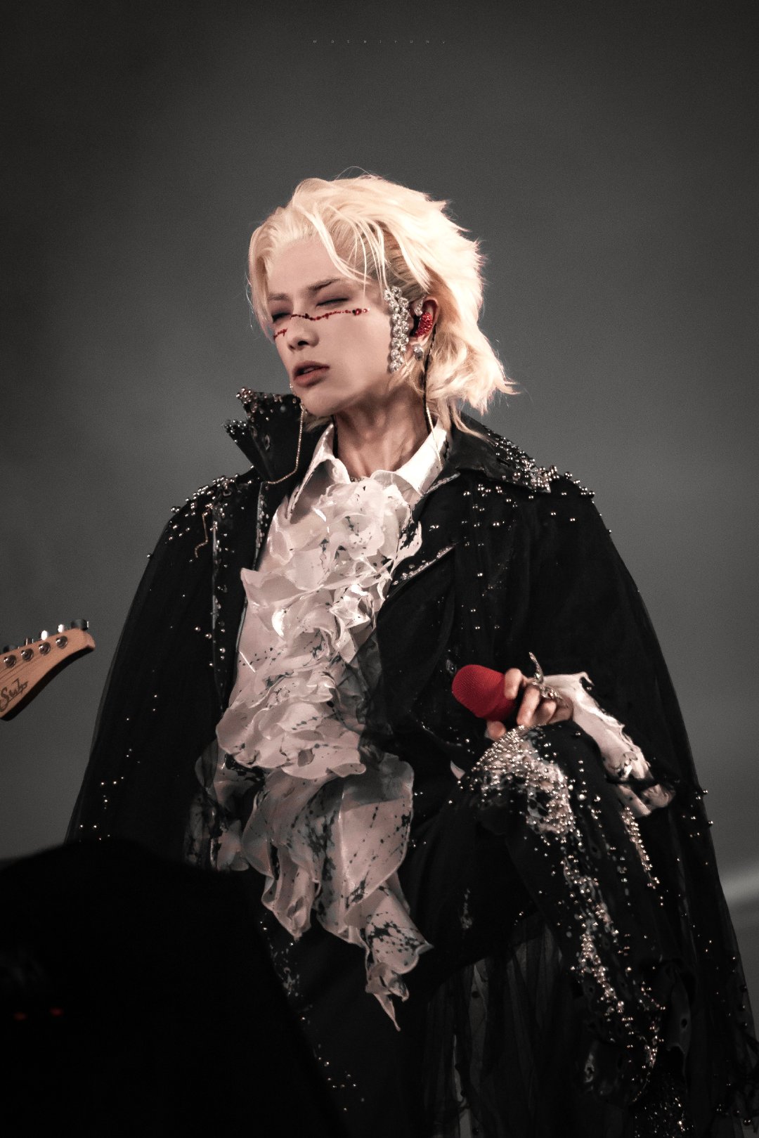 不落花
#2026华晨宇火星演唱会# ​