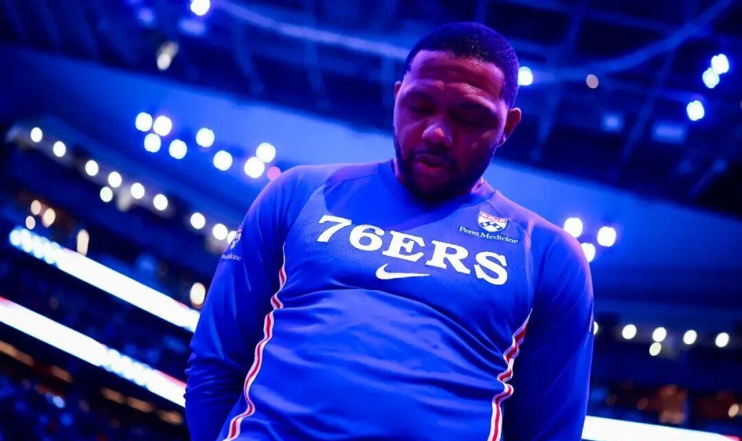 再见NBA！37岁的埃里克戈登，遗憾收场？

这声“再见”，迟早得来，可真落到耳朵里，还是有点不是滋味。

据NBA资深记者Evan Sidery报道，37岁的埃里克·戈登即将宣布退役，结束长达18年的职业生涯。2008年的首轮7号秀，在快船、黄蜂/鹈鹕、火箭、太阳、76人五支球队留下过脚印，生涯总