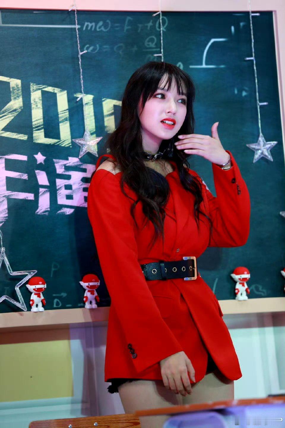 考古早期
.#程潇# 
.#最新潇息# 
.#程潇 不要暧昧只要出片# ​ ​