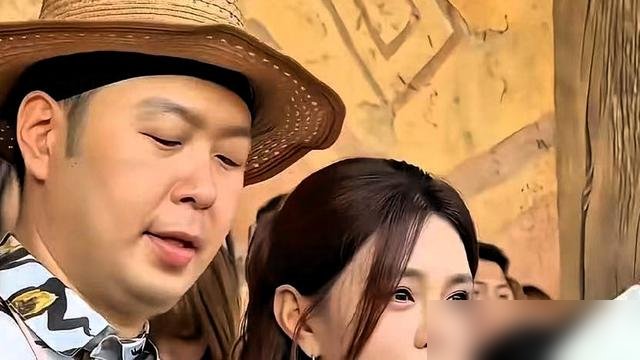 杜海涛被问“耙耳朵”，沈梦辰一句话把话堵死了。结婚四年，没办婚礼，孩子也没生，全网比当事人还急。
李维嘉在节目里问沈梦辰，杜海涛算不算耙耳朵。她一点没犹豫，算，家里我说了算。镜头切到杜海涛，他就在旁边笑，一句反驳没有。
两人从恋爱到领证，整整十三年。今年六月沈梦辰生日，被拍到在郑州动物园，杜海涛