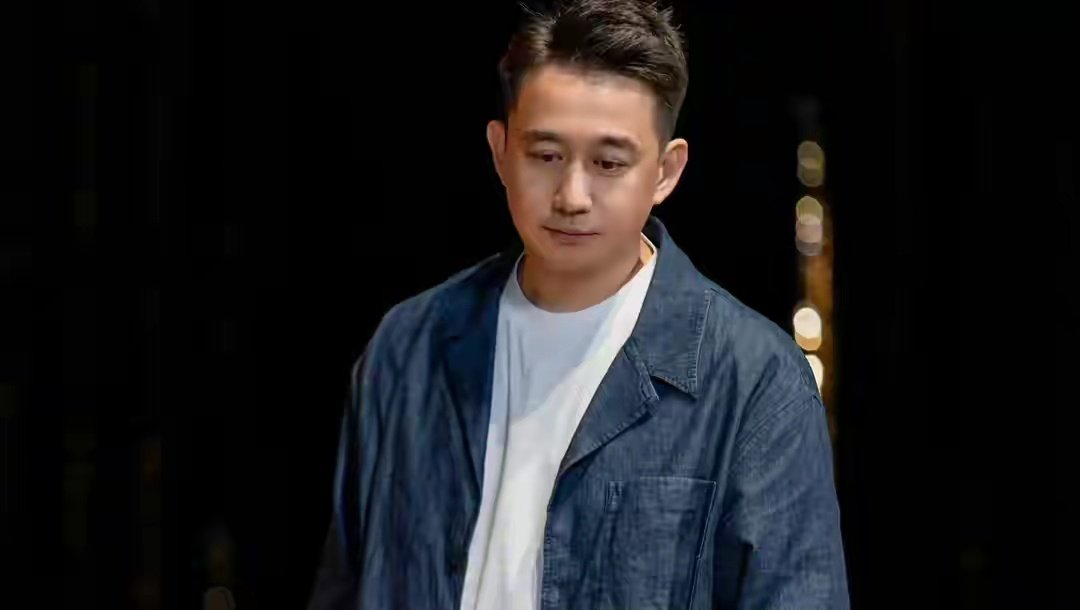黄磊退出《向往的生活》节目后，何炅的新搭档会是谁 ​