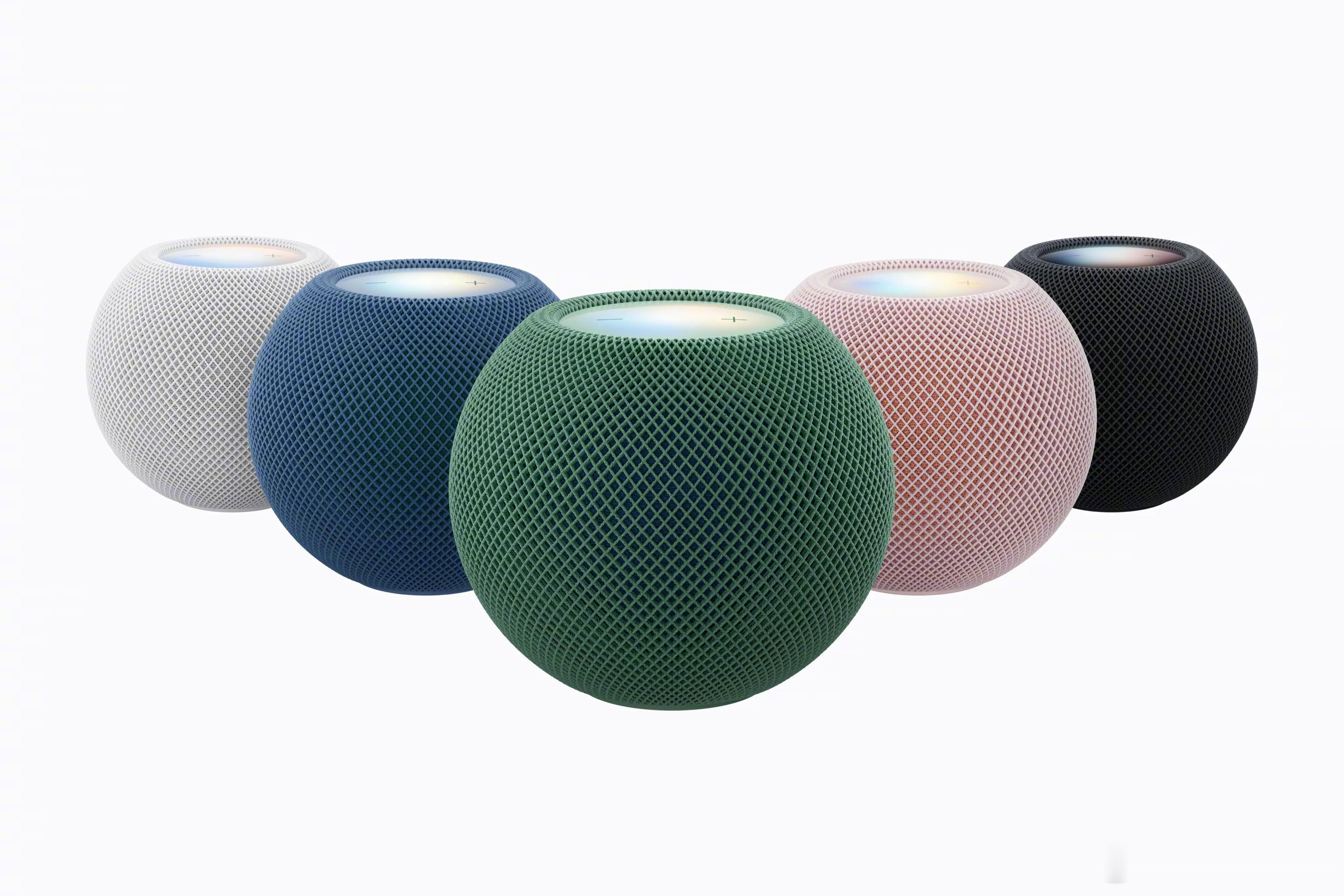 【#苹果发布HomePod mini 2#】10月13日，苹果正式发布HomePod mini 2，换上了能够驱动Siri AI的新芯片，但相关AI功能在上市时还不会提供。这款音箱还新增了声音光晕功能，可以把顶部LED灯光与歌曲专辑封面的配色同步，同时它现在可以作为Mac的默认扬声器，最多四台还能与新的Apple TV 4K配对组成环绕声 ​