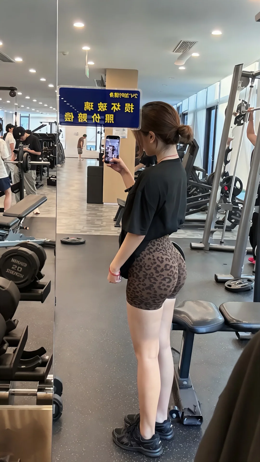 回购两次，豹纹短裤也太显臀啦！！