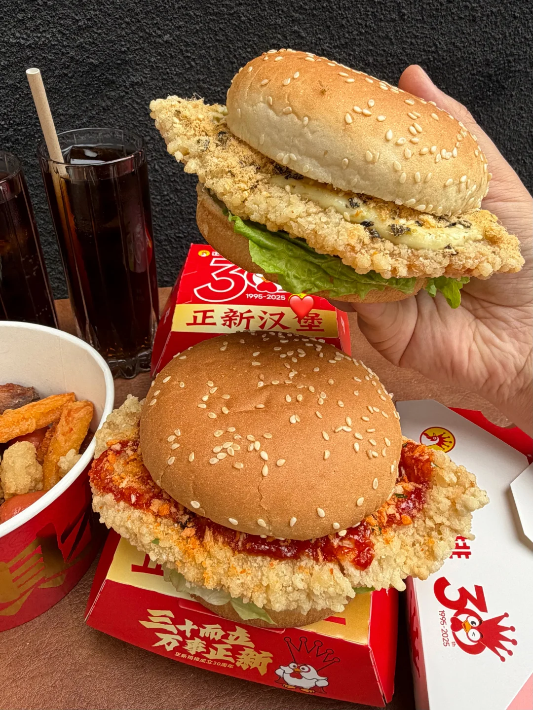 请问汉堡里的鸡排做这么大是对的吗？