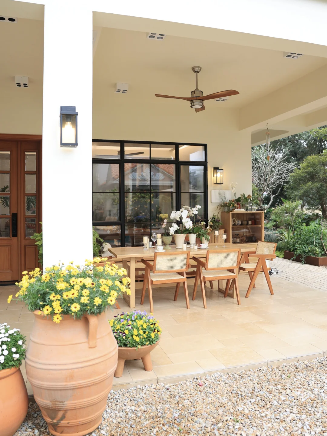 把家的延伸，是灰空间廊台