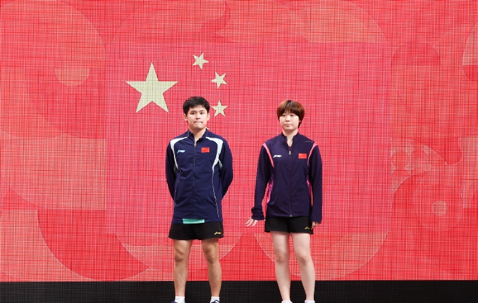 亚运会乒乓球混双决赛上演国乒内战，林诗栋/蒯曼4-0击败王楚钦/孙颖莎，国乒组合包揽冠亚军。
 
林诗栋赛后：“中国队会师混双决赛很开心。4比0的比分确实没想到，比赛整体我们一度处于下风，但没有放弃，一分一分去追，整场对抗十分激烈。”
 
蒯曼：