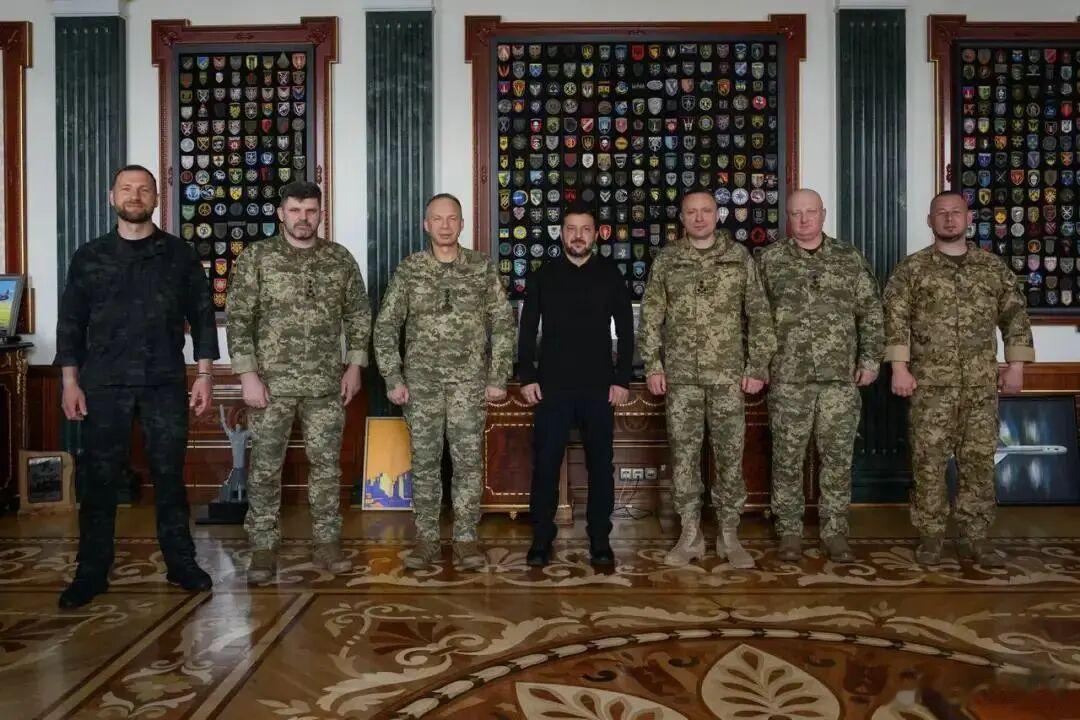 彻底打崩！乌军换帅大反攻，更惨烈搏杀开始了！  这边的中东局势如烈火烹...