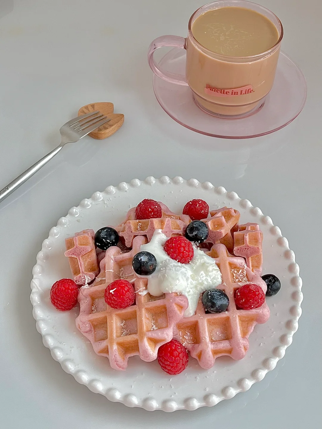 ☀️12.4休息日早餐｜粉嫩嫩的树莓华夫饼🧇