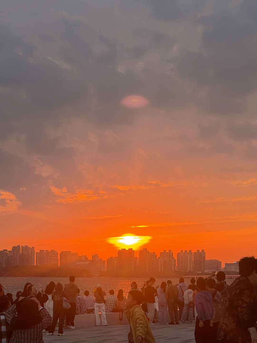 被今天的日落浪漫哭了📝💕