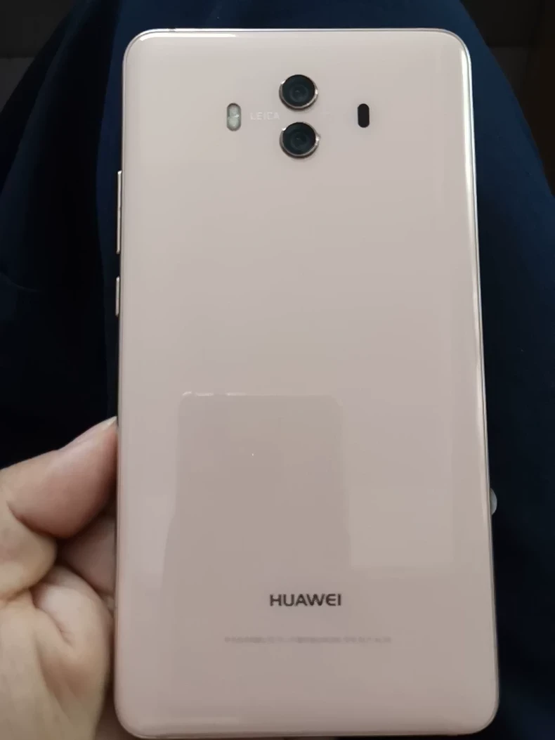 Mate10是我当年和家里唯一的纽带