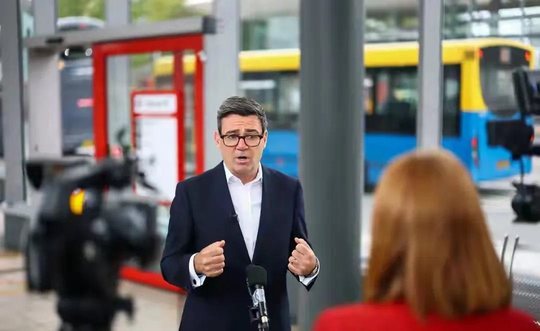 ​英国正在犯了一个不可饶恕的错误，这时候他们向乌克兰提供了无人机，帮助乌克兰在俄罗斯境内打击其军事目标，造成了巨大的伤害。当然，他们也无视俄罗斯警告，他们仍然为乌克兰提供一定的帮助，并且伯纳姆最近也来到了基辅，并表示将和基辅无论在现在的战争中，还是在未来的战争中，将并肩作战，这样 ​
