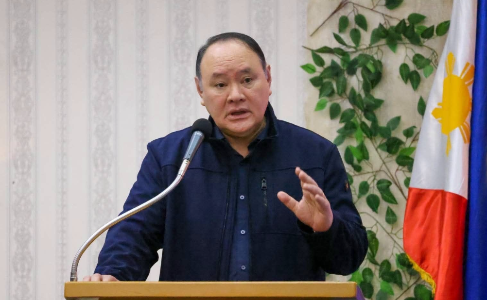 中方将派驻菲武官出席第13届东盟防长扩大会。
这次会，中国没派防长去。只派了驻菲使馆的国防武官去宿务开会。这是2010年办会以来，中方去的人级别最低的一回。

为啥这么安排？菲方先找茬。他们拦中方、抹黑中方，还拿南海事端说事。中方看得很清，派武官去，是不给菲方捧场，但该说的话照样说。

菲方嘴上说客