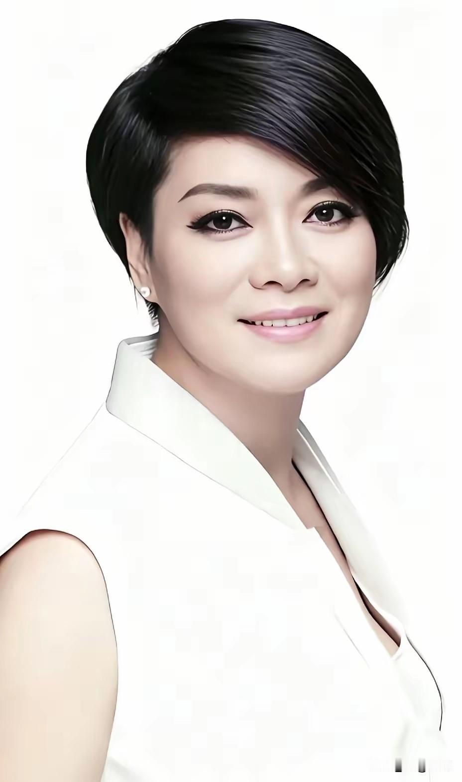 刘欢走后，
毛阿敏一声不吭，
被骂“太冷漠”。直到水均益晒出那条私信，所有人才闭嘴了。

刘欢离世后，圈内很多好友都发文悼念，可毛阿敏始终没有公开动态，不少网友就指责她不念旧情。其实毛阿敏没有个人社交账号，工作室账号也早已关闭，本就缺少公开发声的渠道。

水均益在悼念文中提到，自己最先收到的噩耗，就