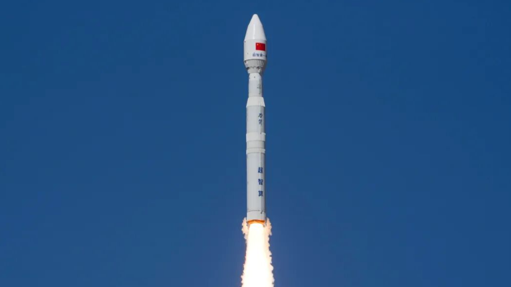一箭九星直冲苍穹！中国商业航天迈入新时代，含金量彻底拉满
 
北京时间9月20日12时03分，中国商业航天再迎高光时刻！力箭一号遥十八运载火箭在东风商业航天创新试验区腾空而起，以一箭九星模式，精准将9颗不同功能卫星送入预定轨道，发射任务圆满成功。看似一次常规商业发射，实则暗藏跨越式突破，标志着我国商