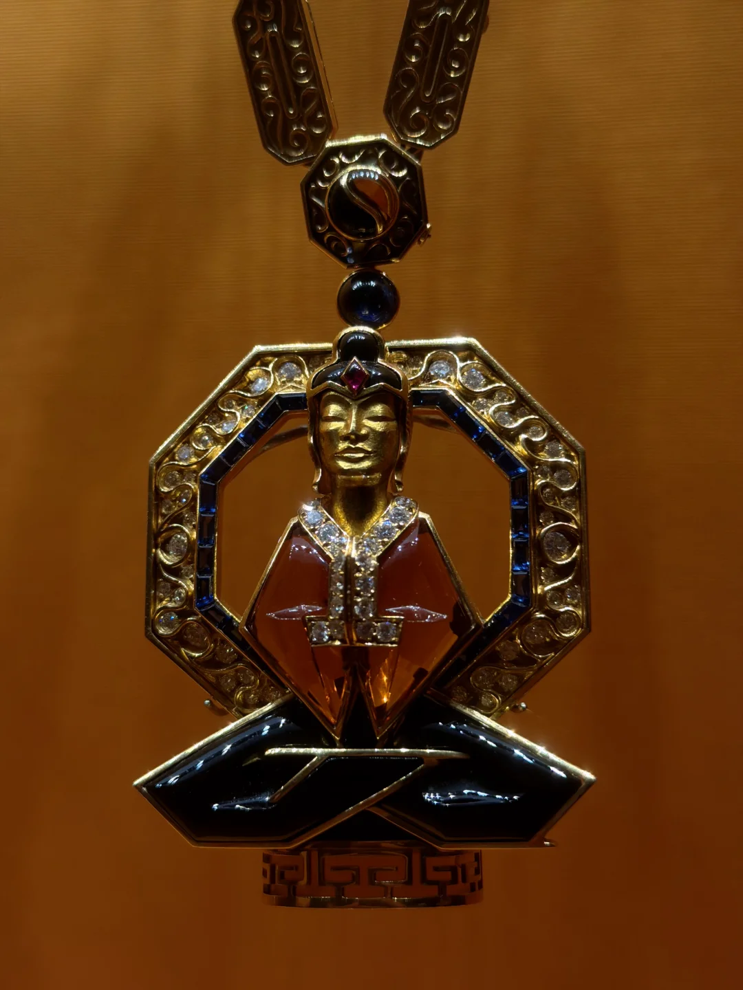 宝格丽那让人两眼一黑又一黑的展