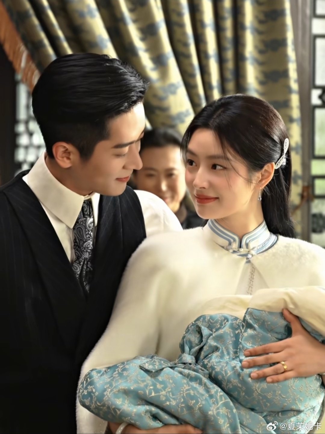 #丞磊[超话]##丞磊玉簟秋为爱成疯预告# 五少天生老公王[么么哒]
（可以去点赞音符上的宣传视频[打call] ​