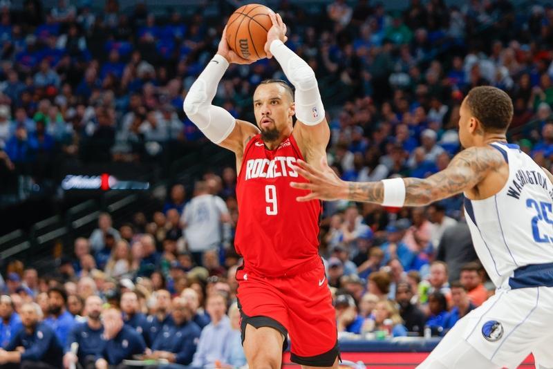 NBA巨星狄龙·布鲁克斯要来常州了 之前刷到NBA球星中国行的行程，狄龙·布鲁克斯居然把首站定在常州，瞬间惊到我。
之前总在球场上看见他各种铁血防守的名场面，灰熊时期防老詹防库里的狠劲隔着屏幕都能感受到，这次居然能在家门口亲眼见真人，想想都激动。
查了下活动地点就在常州新北的某运动中心，当天下午还有