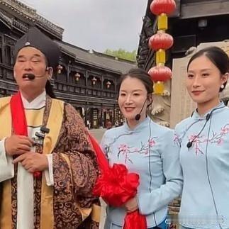 《无视官方警示铤而走险？郭德纲刚遭处罚，朱之文就在台儿庄穿古装唱了同一首歌，评论区吵翻了》武汉那张64万的罚单墨迹还没干透，山东台儿庄又因为同一首歌吵翻了天。8月29日晚上，台儿庄古城办“台风音乐季”，景区给他安排的身份是“一日庄主”。 ​