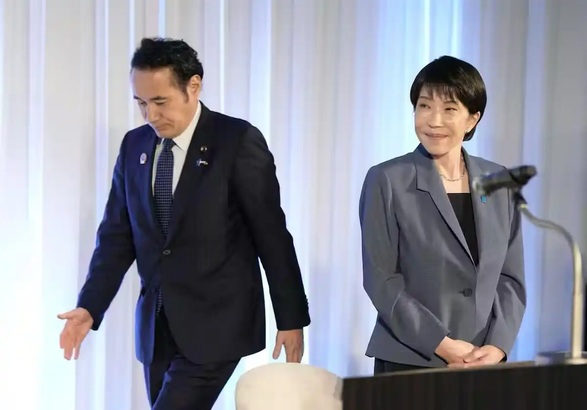 日本首相高市早苗最近很头疼。头疼的原因，是她自己亲手提拔的一个大臣。

农林水产大臣，叫梁和生。这人今年9月才刚被高市任命进内阁，结果屁股还没坐热，就被曝出大事了。

今年5月，梁和生在自民党一个地方支部的内部会议上，公开说了一句话。他说，在2月的众议院选举中那些没支持自己的地方自治体，2026财年