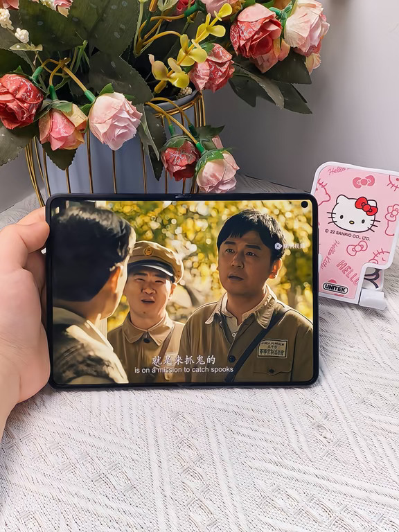 一墙之隔，两个人半生拉扯