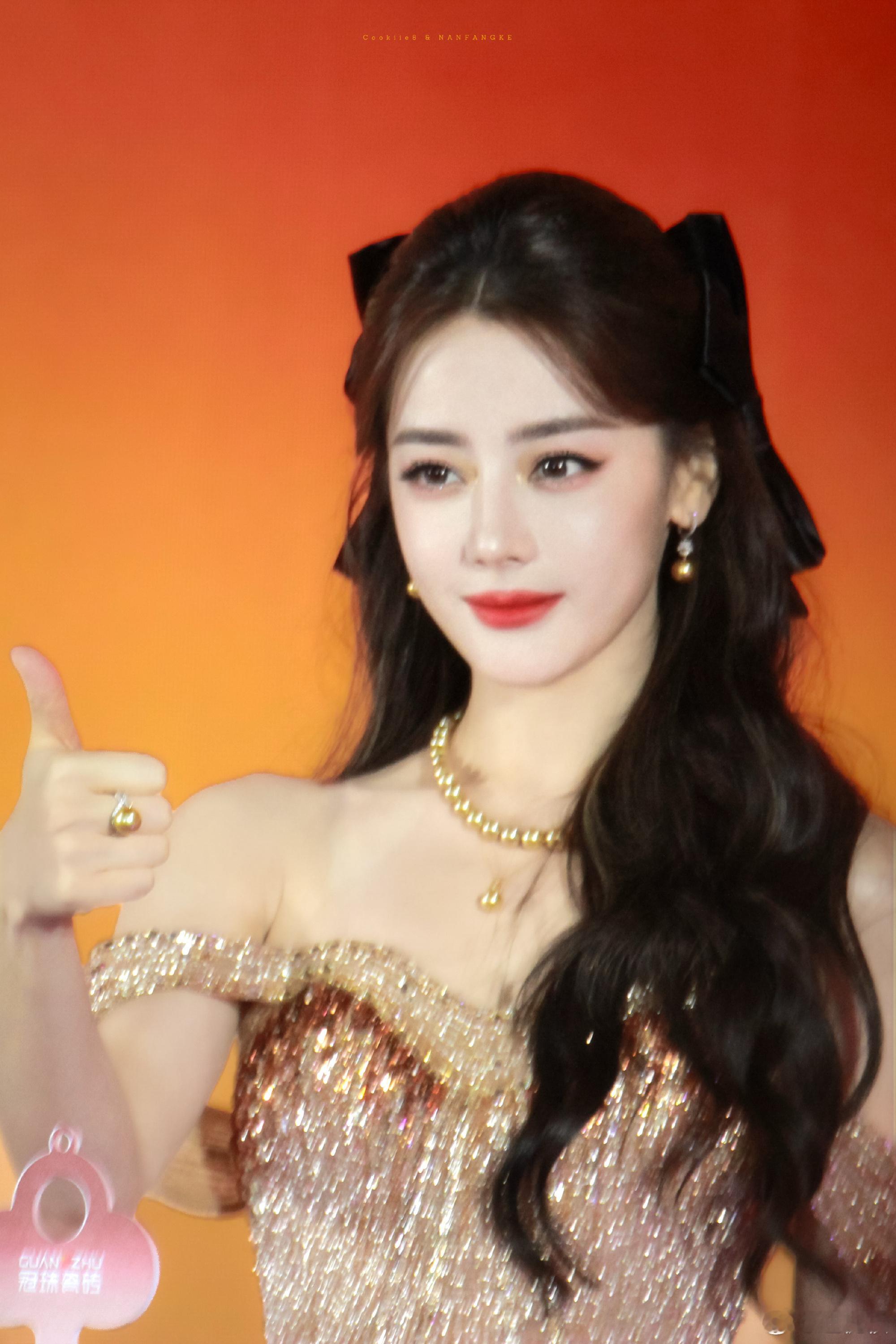 迪丽热巴dlrb dlrb “我自己的话我更愿意让自己放松，就不要太紧...