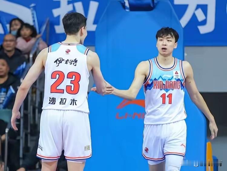 传新疆队看上了杨鸣，但是杨鸣与刘炜有什么区别，在他治下，辽宁差点追上新...