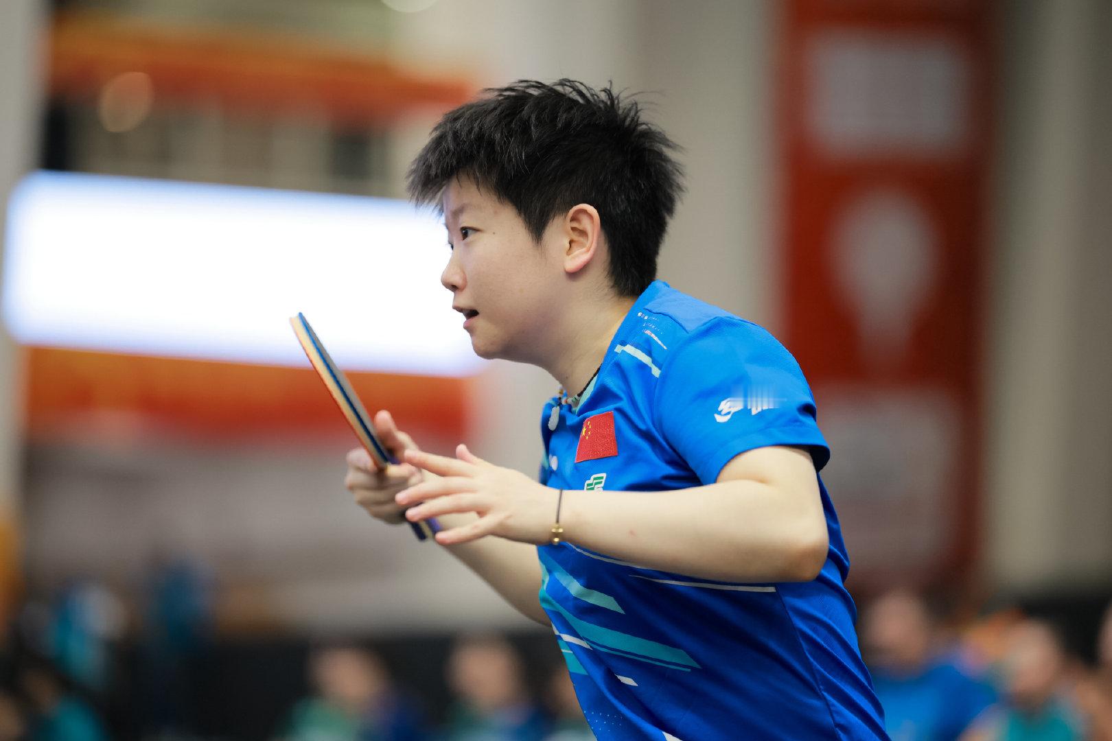 #16岁孙颖莎一战成名#“孙颖莎的出现给我们带来惊喜。可以说她的表现也像一声惊雷吧，震荡着整个国际乒坛。”
属于小莎的未来还会更加耀眼。永远期待你的下一个赛场🏓 ​