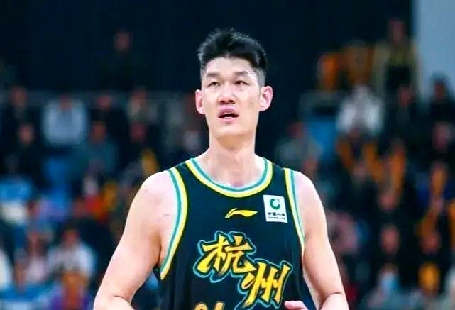 广厦这是在“演”吗？！  孙铭徽右脚踝韧带撕裂，预计要休6-8周，最快...